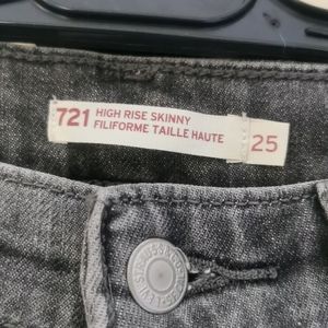 Levi's 721 Distress Jeans, Size 25